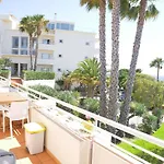 Large Three-bedroom * لاغوس